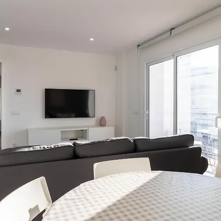 Apartment At123 Reformado, En El Centro Del Pueblo, Solamente 500m De La Playa Torredembarra